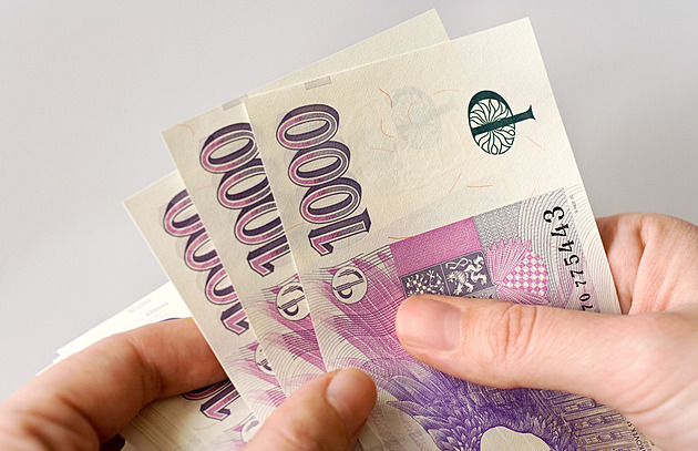 Muži trikem s rozměněním peněz obrali brigádnici v kempu. A nebyla sama