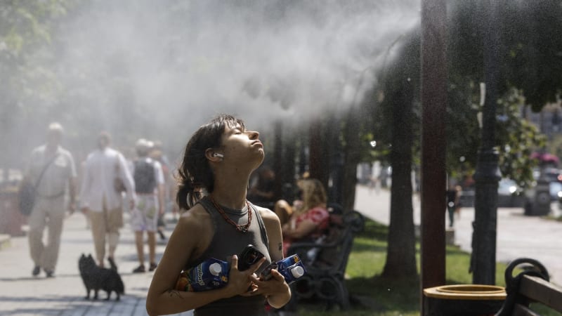 VÝSTRAHA: Letní vedra se vrací ve velkém stylu. Kde si dát pozor na tropické teploty?