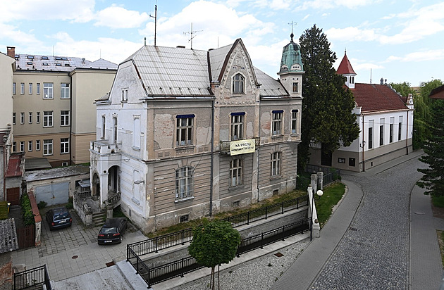 Litovel získala chátrající vilu svého prvního českého starosty, má sloužit škole
