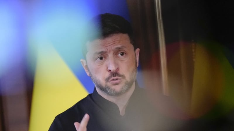 Ukrajinci nevydají svou zemi okupantům, řekl Zelenskyj. Řešit válku bez nás je proti míru, dodal