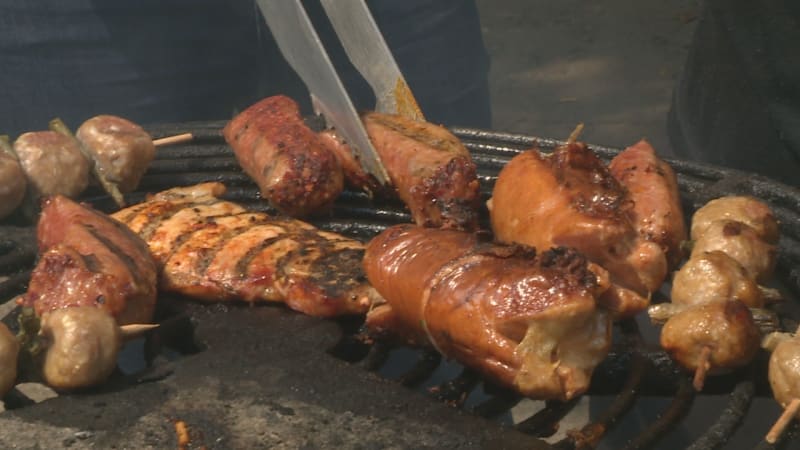 Jak se při letním grilování vyhnout chybám? Důležitá je teplota i výběr masa, radí experti