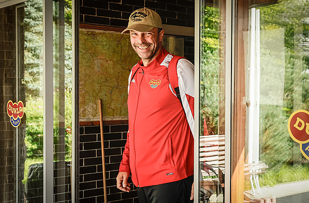 Zažil složitou vojenskou misi v Mali, teď driluje volejbalisty v Liberci