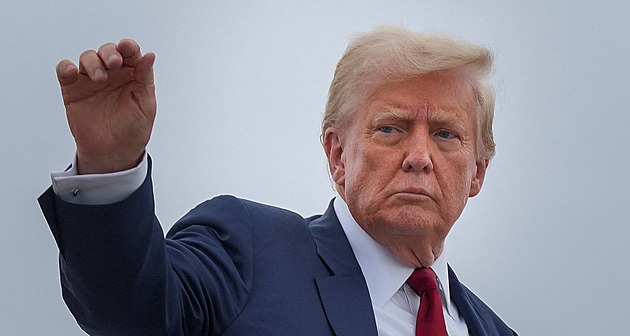 Trump a Putin se sejdou na Aljašce. Svou zemi okupantům nedáme, řekl Zelenskyj