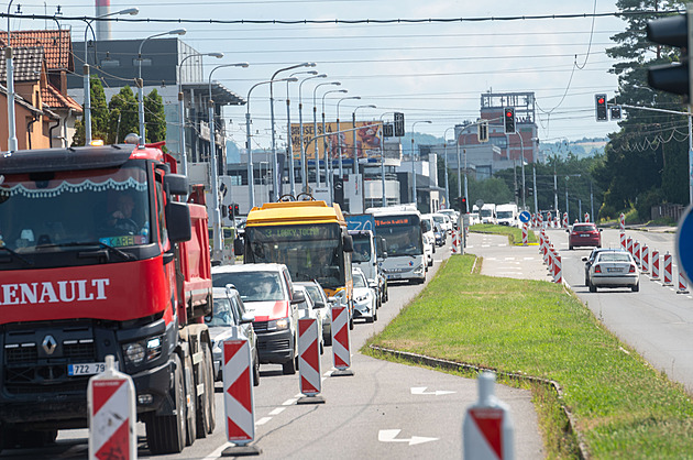 Konec čekání. Řidičům se uleví. Hlavní tah z Otrokovic do Zlína bude volný