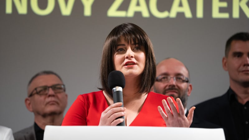 EXKLUZIVNĚ: Obliba Maláčové mezi Čechy roste. Nejvíce negativně vnímají premiéra Fialu