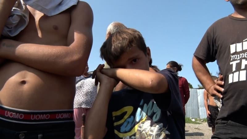 Dětem měli držet pistoli u hlavy a bít je kabelem. Trebišovem otřásá hrozivý případ