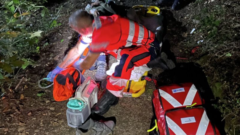 Dramatická záchrana ve Znojmě: Zraněný muž si nemohl zavolat pomoc, pomohli kolemjdoucí