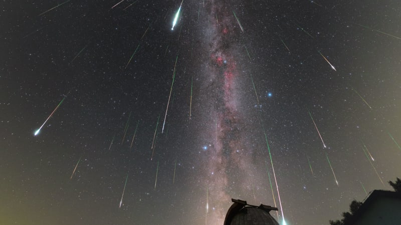 Meteorické roje vrcholí. „Slzy svatého Vavřince“ doprovodí i další nebeské úkazy