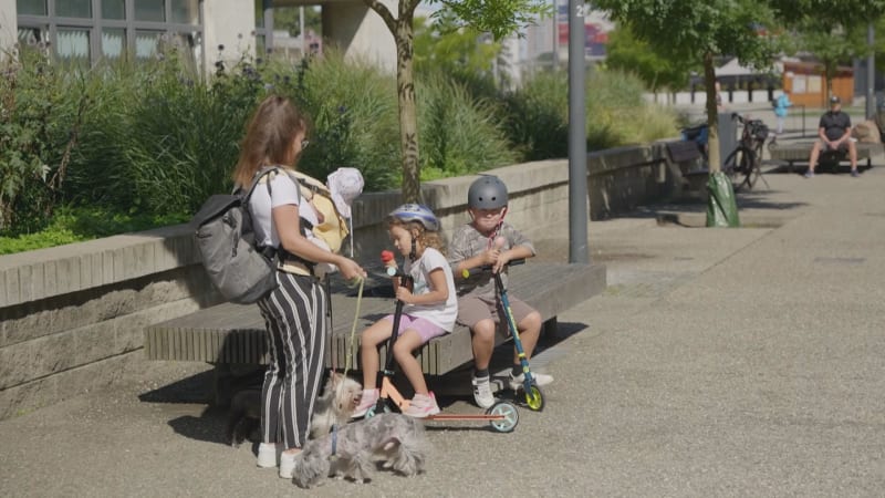 Pečujete o cizí dítě? Doba se vám od ledna nově započítá do důchodu