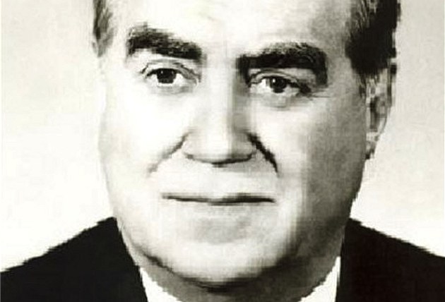 Komunistický ministr Chňoupek patřil k uznávaným diplomatům, uměl se oblékat