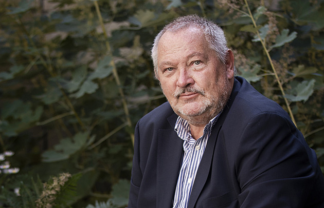 Komentář: Předvolební průvodce aneb co znamenají sliby politiků pro vaše rodiny a účty