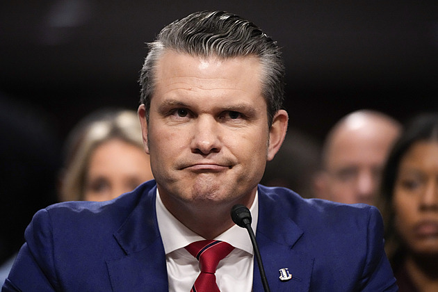 Americký ministr obrany sdílel video, v němž pastor říká, že by ženy neměly volit