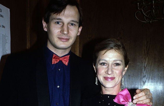 Budu ho milovat do smrti. Mirrenová po 40 letech vzpomíná na vztah s Neesonem