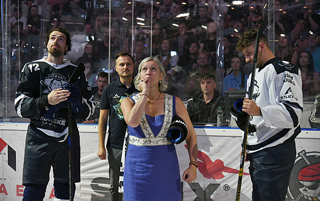 OBRAZEM: Benefice za Buchtelu dojímala i bavila, hráli Nečas, Dostál či Gudas