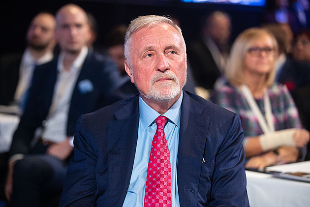 Kdo volí STAN, hlasuje pro Babiše, napsal Topolánek. Schytal to i od Kalouska