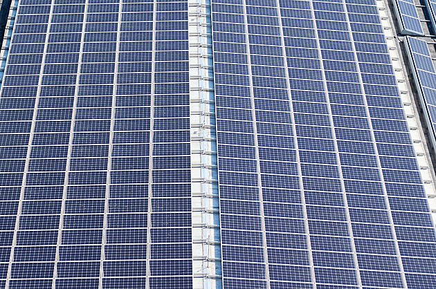 Měla to být výkladní skříň Číny. Solárníci ale loni přišli o třetinu pracovníků