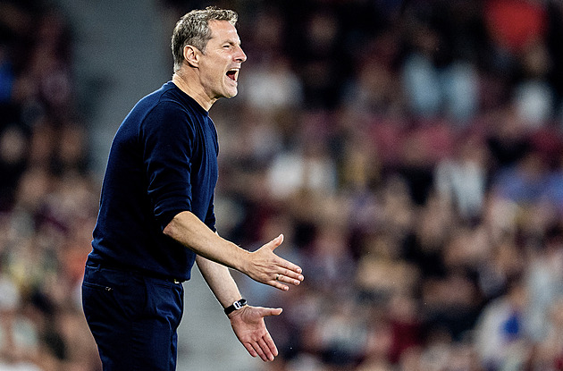 Priske: Omlouvám se čtvrtému sudímu. Ale frustruje mě, když dostáváme nakopáno