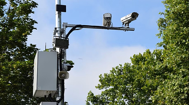 Lidé si v Otrokovicích stěžovali na rychlá auta. Zpomalit je mají radary