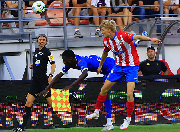 Lídrovy standardky, vzpoura Artisu. Expert k bitvě o Brno: Ligová podívaná!