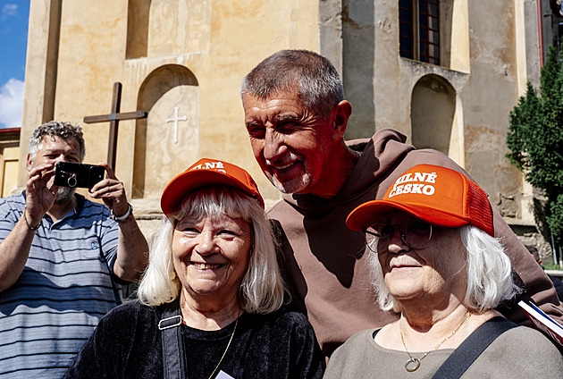 ANO slíbí učitelům plat 75 tisíc, snížení daní i boj za konec Green Dealu