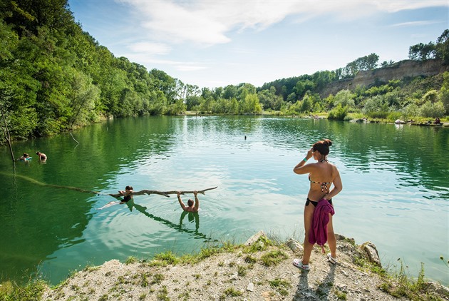 Parádní zatopené lomy v Česku. Na těchto místech se božsky vykoupete