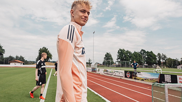 Fotbalové přestupy ONLINE: Karabec může odejít za Šulcem, Coman jde do an-Nasru