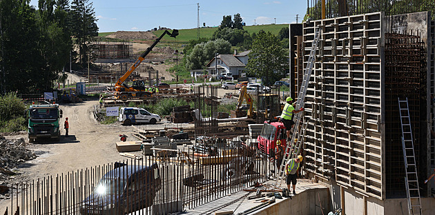 Pryč s polskými kamiony. Stavba východního obchvatu Bruntálu rychle pokračuje