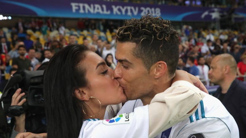 Bude se Ronaldo ženit? Jeho partnerka ukázala prsten a přidala romantický vzkaz