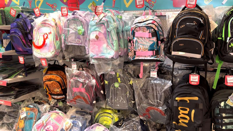 Školní pomůcky i kroužky opět zdražily. Výbava pro prvňáka stojí několik tisíc