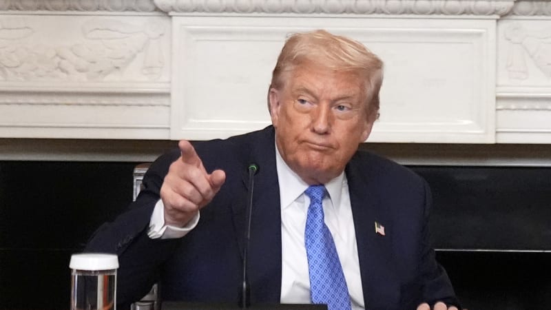 S Putinem budu mít na Aljašce jasno do dvou minut, řekl Trump. Připustil diplomatickou facku