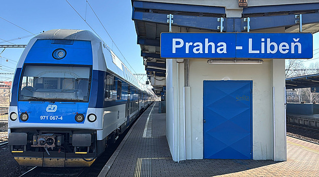 Devět z deseti vlaků ČD jelo včas. Nejvíc zpoždění způsobí křižování a čekání