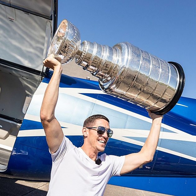 Odchovanec Dynama Nosek večer v Pardubicích ukáže slavný Stanley Cup