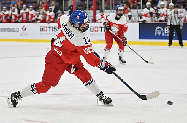 Obránkyně Lásková opouští zámoří, z elitní PWHL míří do Švédska