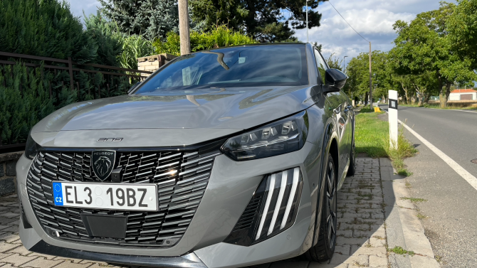 Elektrický Peugeot e-208: Stylový král města s dobrým výkonem i dojezdem