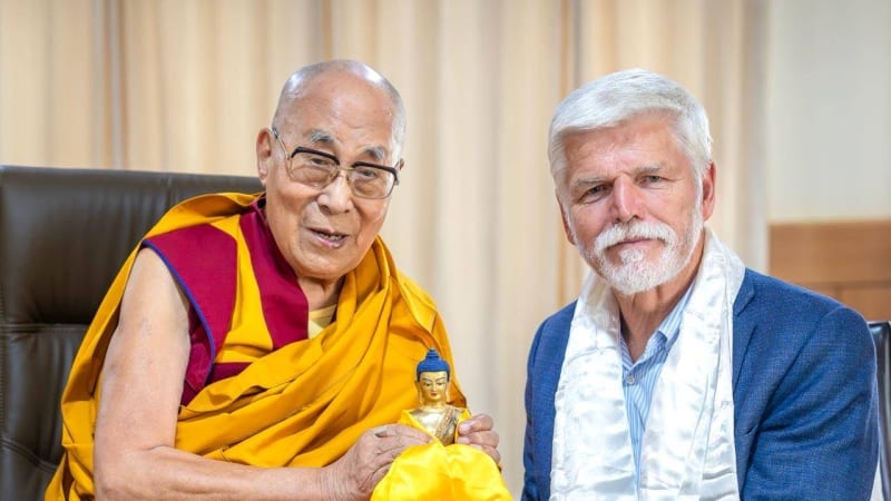 Čína přerušila veškeré kontakty s prezidentem Pavlem. Pekingu vadí jeho návštěva dalajlamy