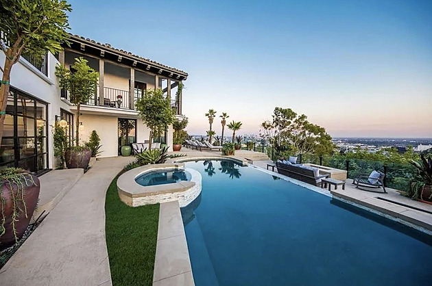 Brad Pitt si pořídil luxusní sídlo v Hollywood Hills od slavného rockera