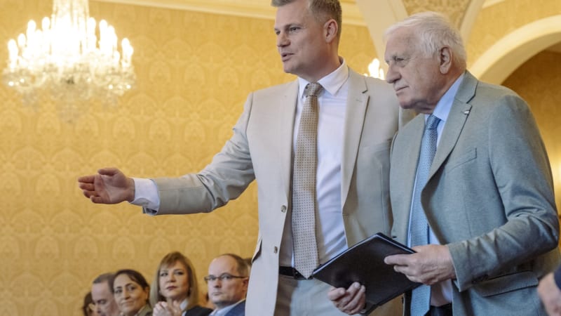 KOMENTÁŘ: Motoristé uvízli mezi Ukrajinou a Ruskem. Až pozdě vybrali Kyjev a „zradili“ Klause