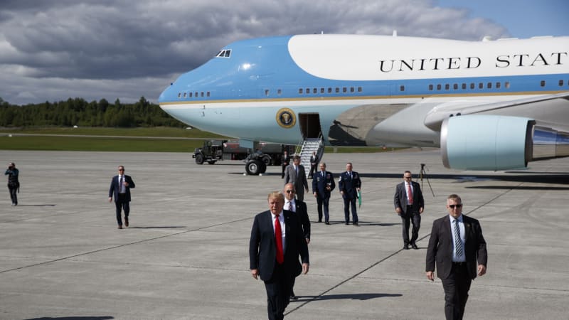 Vítězství Ruska, řekl Trumpův exporadce o schůzce prezidentů. Dojde k ní na „základně špionů“