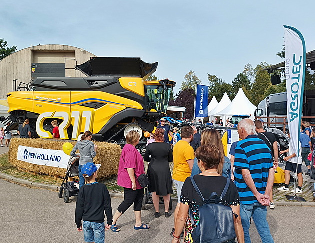 Živitelka vstupuje do nové éry. Ukáže automat na brambory i supermoderní kurník