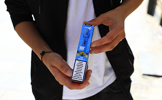 Vypadala na osmnáct, hájila se prodavačka. Někde chtějí cigarety i dvanáctiletí