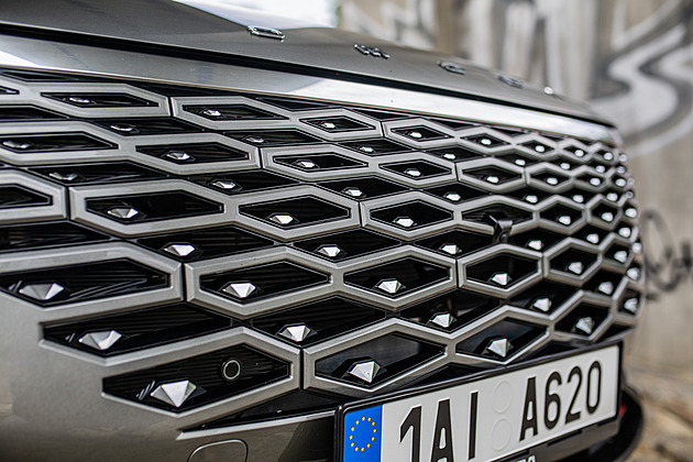 Čínského konkurenta Karoqu nepřehlédnete. Omodě pro Evropu upravovali podvozek