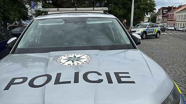 Na Chebsku našli v zaparkovaném autě muže s prostřelenou hlavou