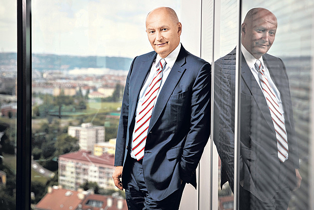 Milionové částky i vzkazy. Do stranických kas přispěli Passer i Klausův kamarád