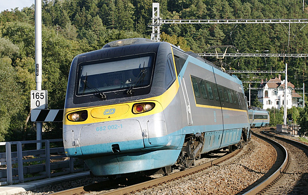 Železniční koridor stojí, vlak v Ústí nad Orlicí usmrtil člověka