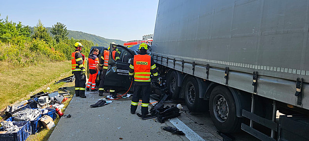 Řidič zraněný při nehodě na D1 byl od barev, nemohli ho tak vzít vrtulníkem