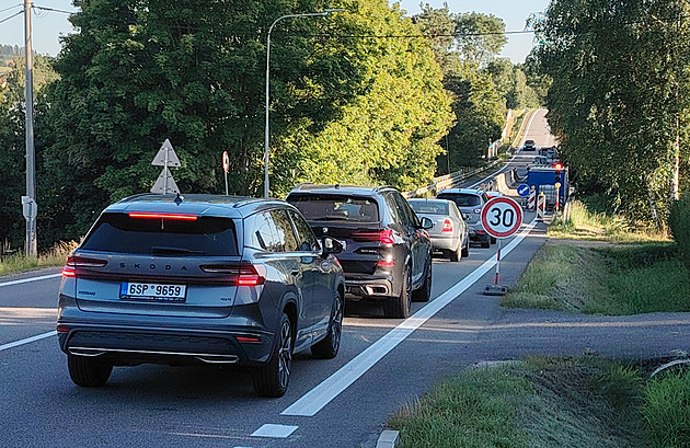 Řidiče mezi Jihlavou a Znojmem na čtvrt roku zpomalí oprava mostu v Rančířově