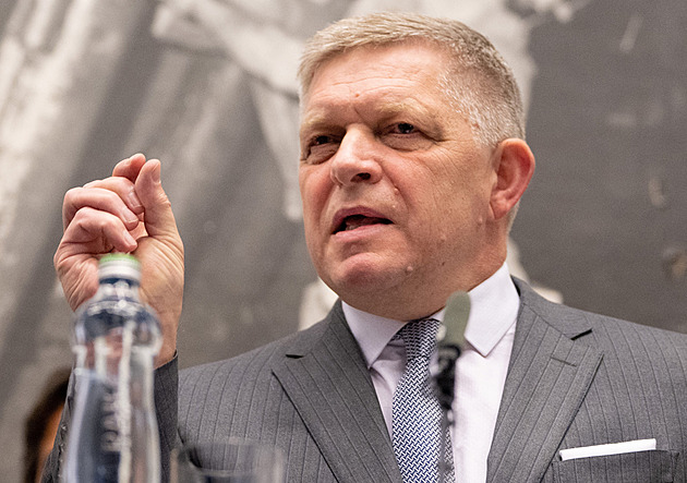 Útok na Slováky v Srbsku se přelil do Bratislavy. Fico nekoná, vadí opozici